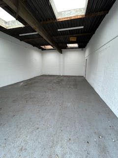 Property photo 2 of 13 1185135c-2248-4Fc2-B504-9c10B429Bd0F.Jpg