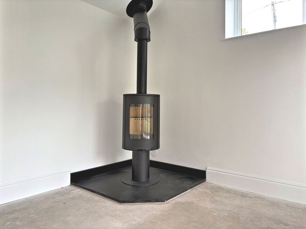 Property photo 3 of 13 Woodburner