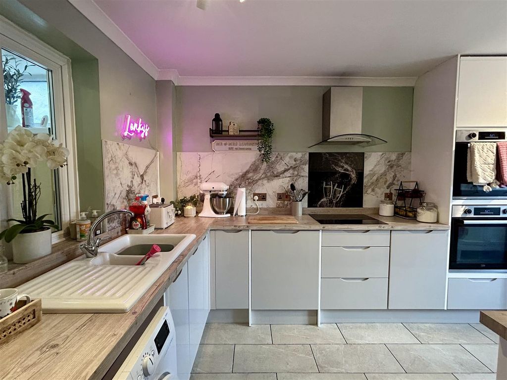 Property photo 1 of 24 Kictchen
