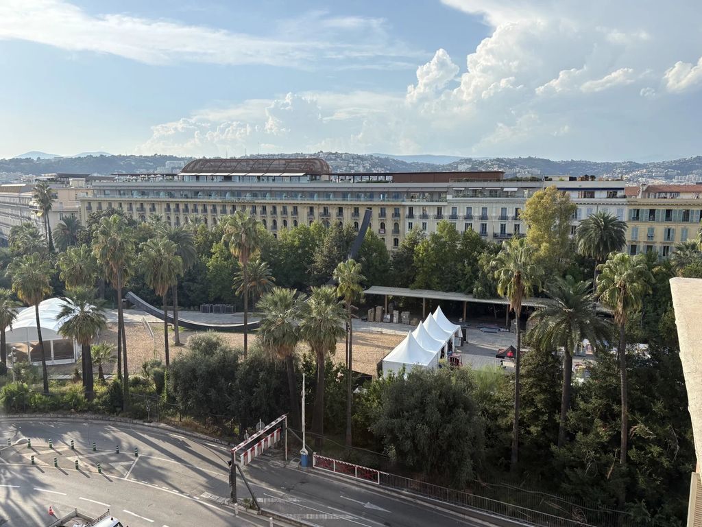 Property photo 1 of 9 Place Massena Top Floor