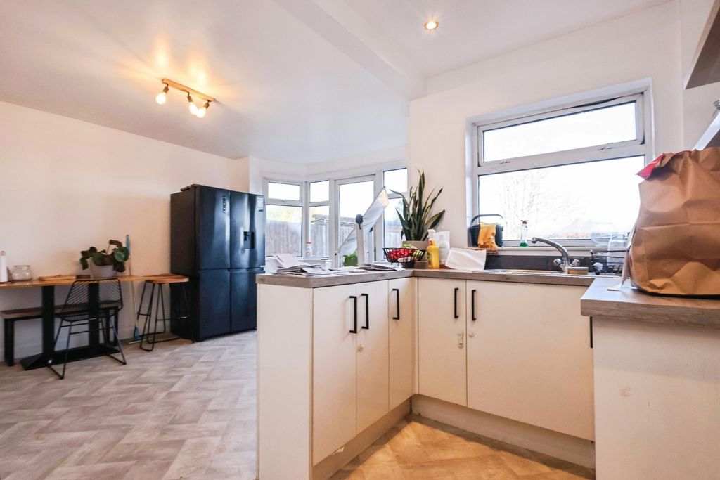 Property photo 2 of 13 Kitchen