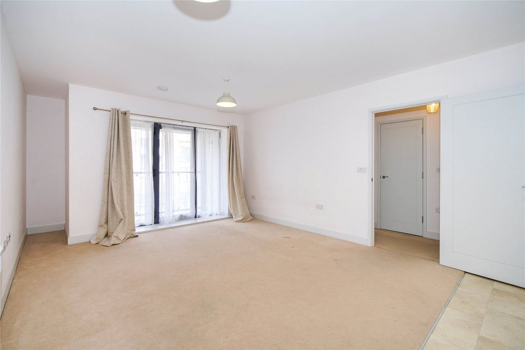 Property photo 3 of 9 2