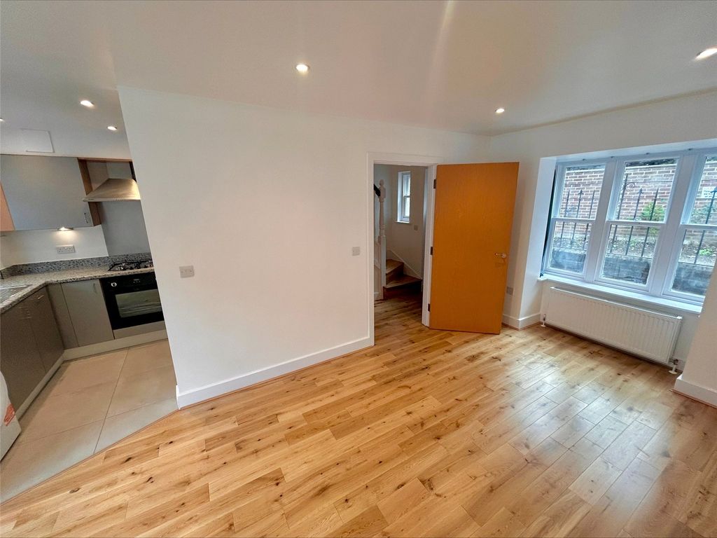 Property photo 3 of 17 Picture No. 11
