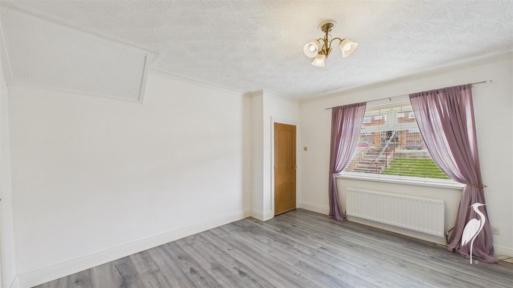 Property photo 3 of 22 Lounge