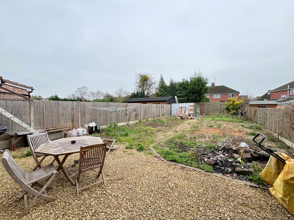 Property photo 2 of 12 Garden Bute