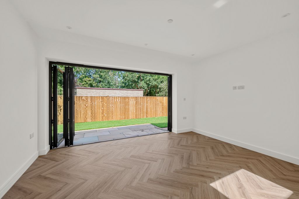 Property photo 2 of 16 Picture No. 06