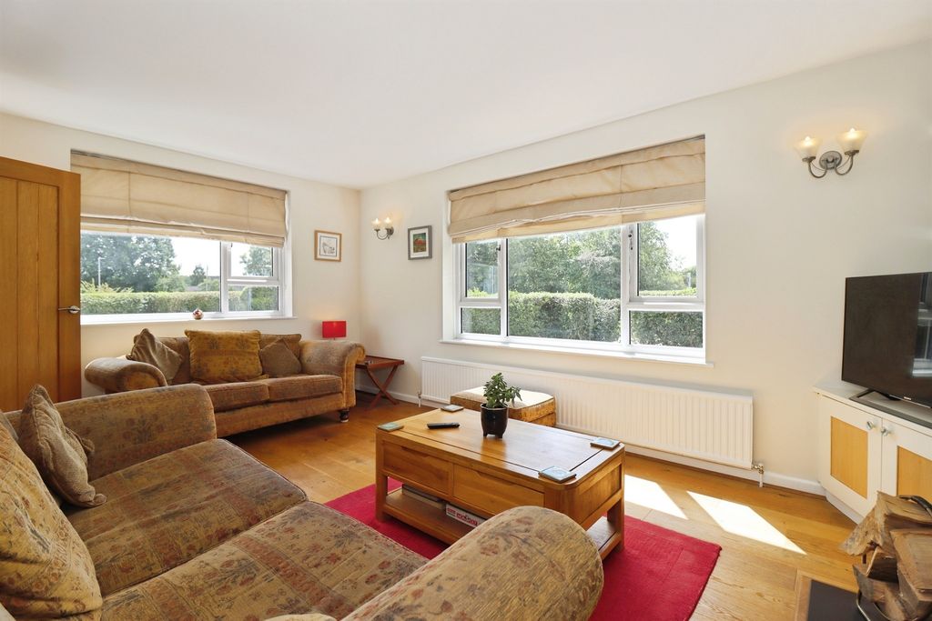 Property photo 2 of 17