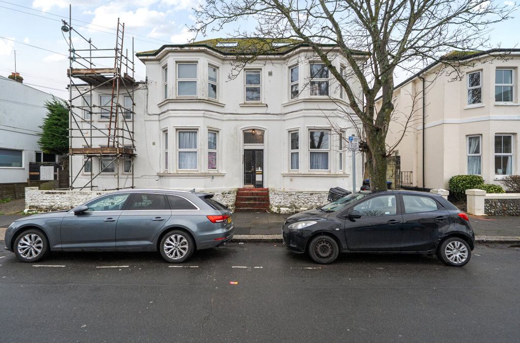 Property photo 1 of 10 External