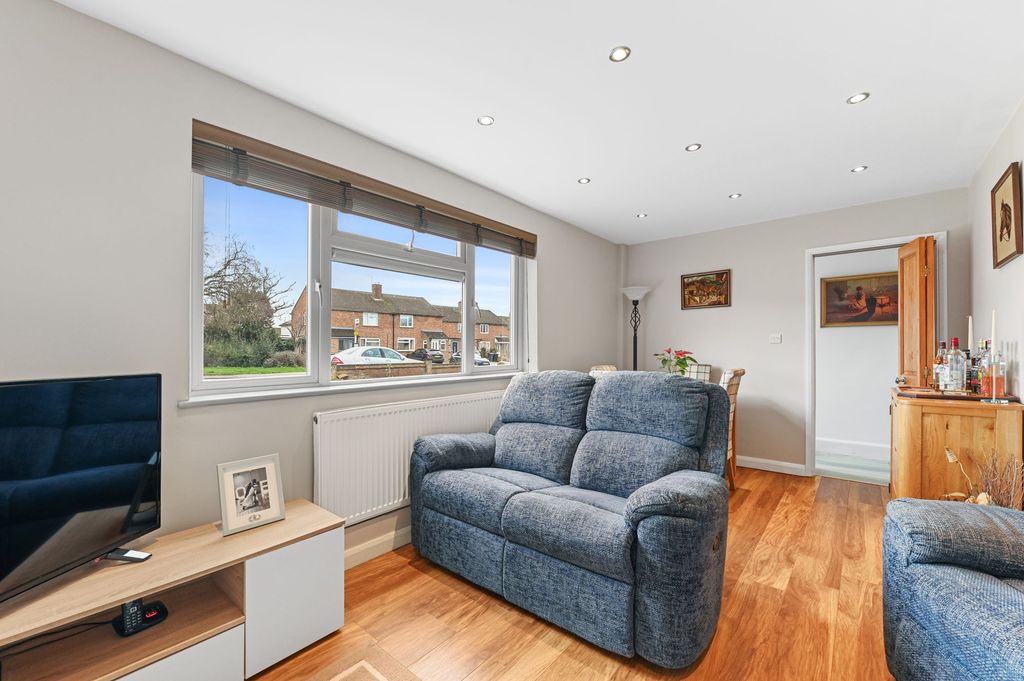 Property photo 2 of 19