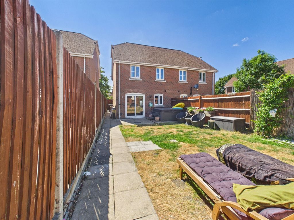 Property photo 3 of 17 Picture No. 24