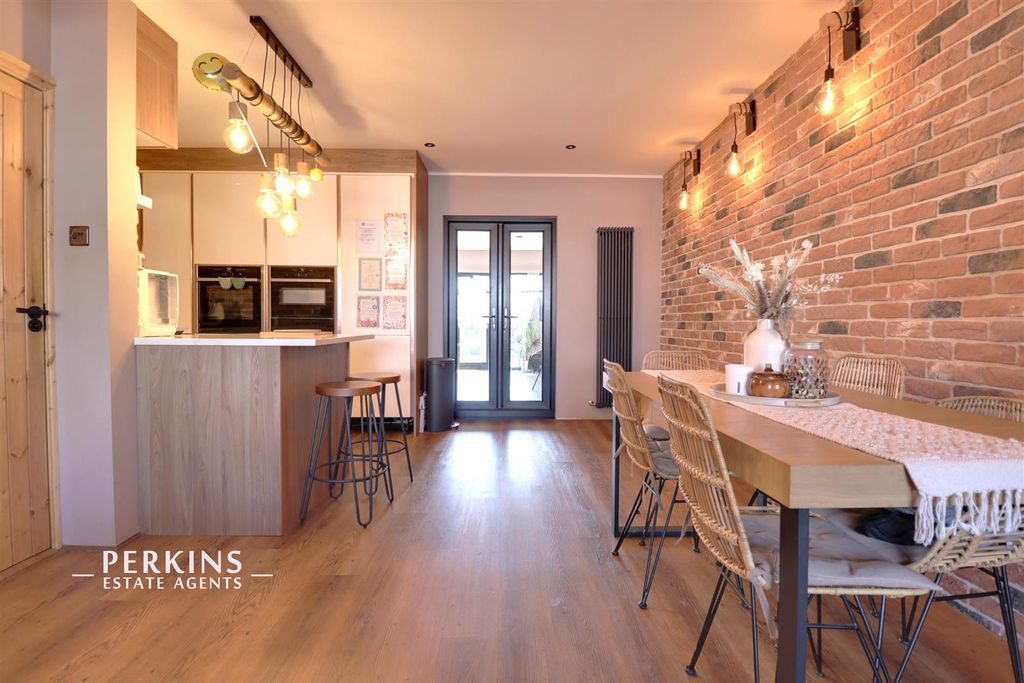 Property photo 1 of 13 Dining.Jpg