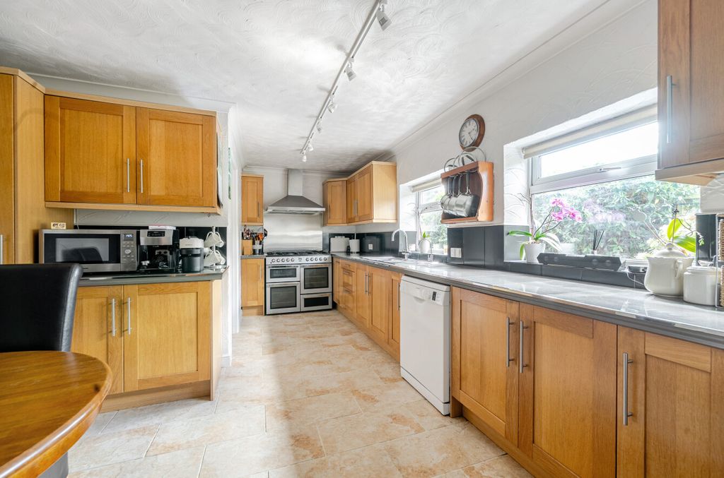 Property photo 3 of 17 1446989-13-69E63E...