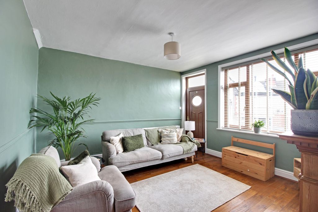 Property photo 3 of 16 Living Room