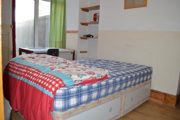 Property photo 3 of 9 Bedroom Photo 3