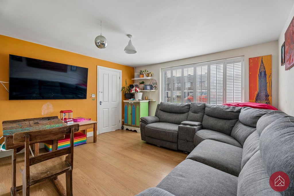 Property photo 2 of 16 Photo 2