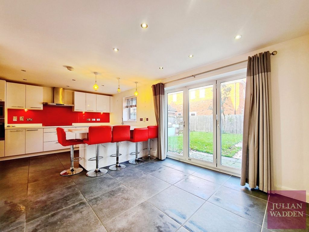 Property photo 3 of 33 Picture No. 16