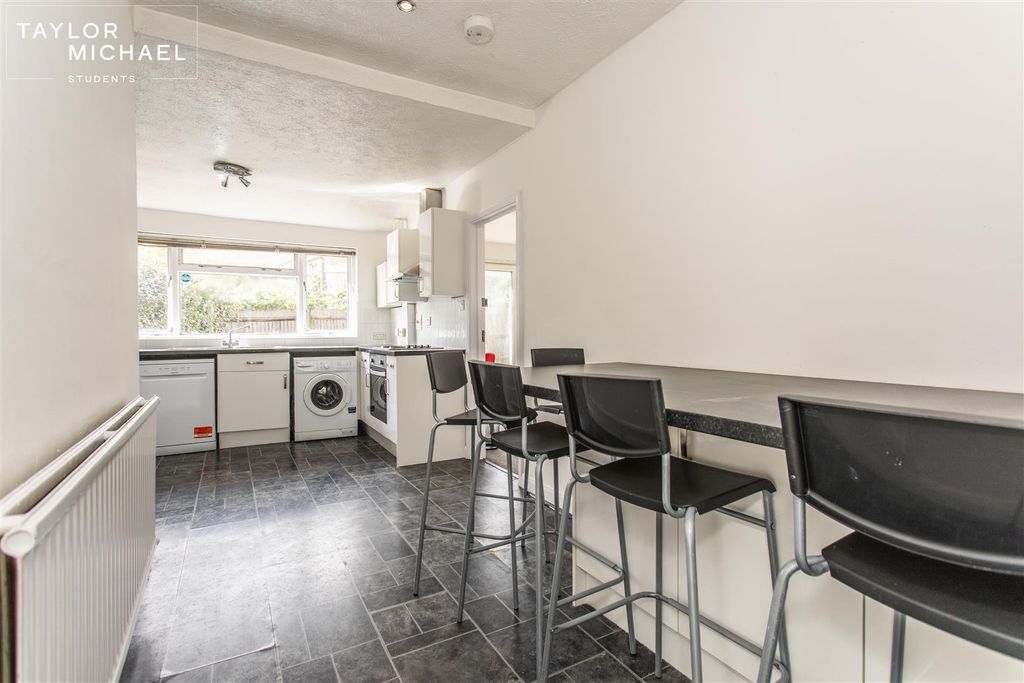 Property photo 3 of 13 Kitchen