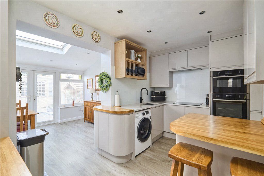 Property photo 2 of 17 Kitchen