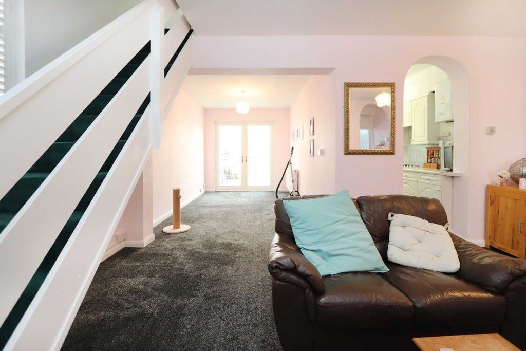 Property photo 2 of 14
