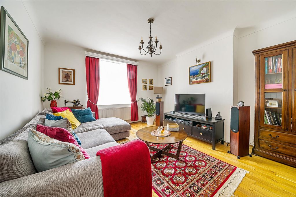 Property photo 2 of 17