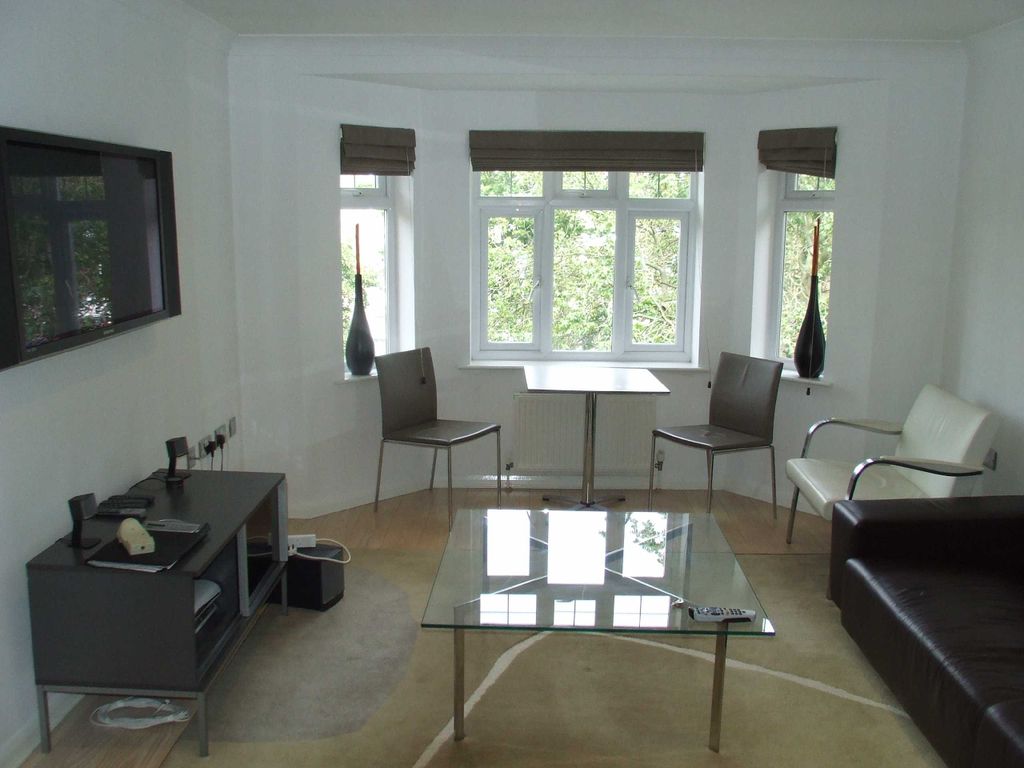 Property photo 3 of 8 Photo