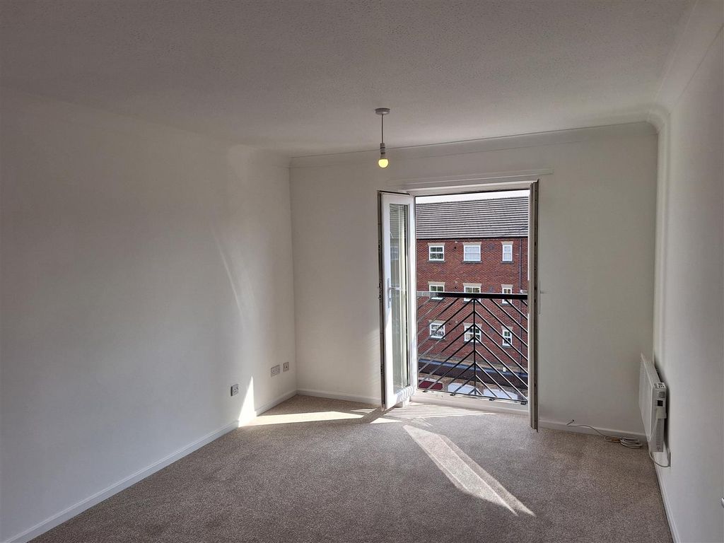 Property photo 2 of 11 1000082844.Jpg