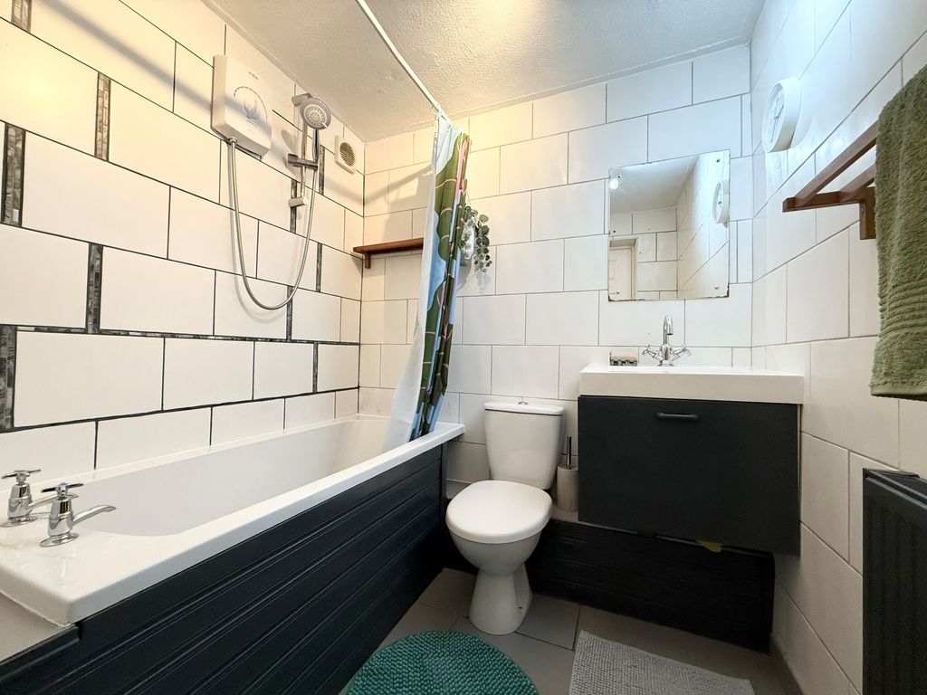 Additional image 6 of 2 bed flat to rentPaisley Road West, Glasgow G51