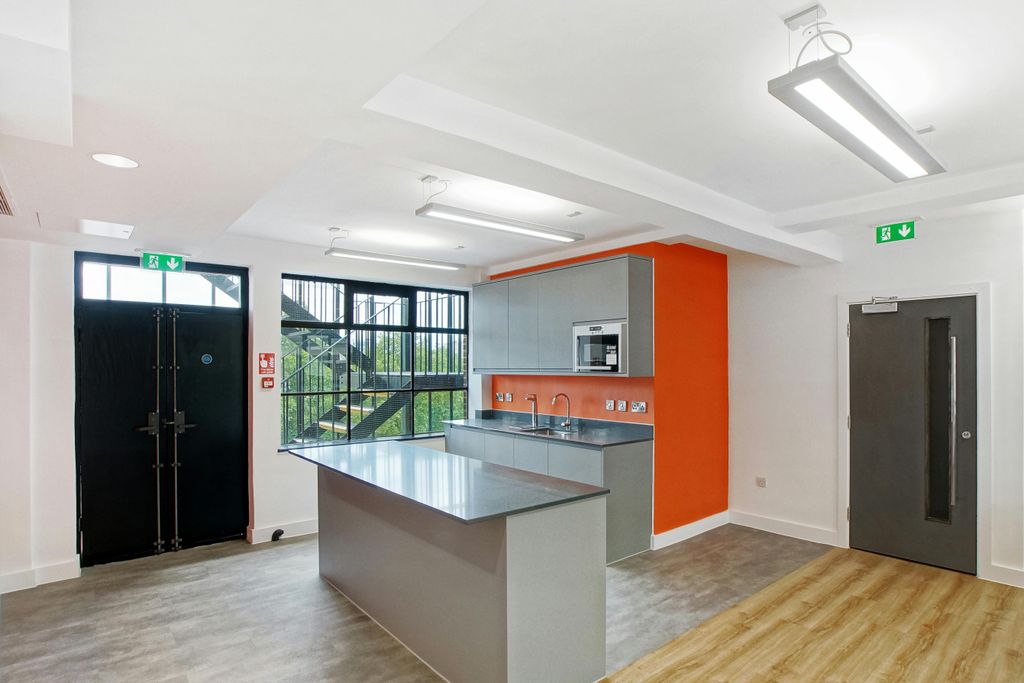 Property photo 3 of 6 Dsc05366.Jpg