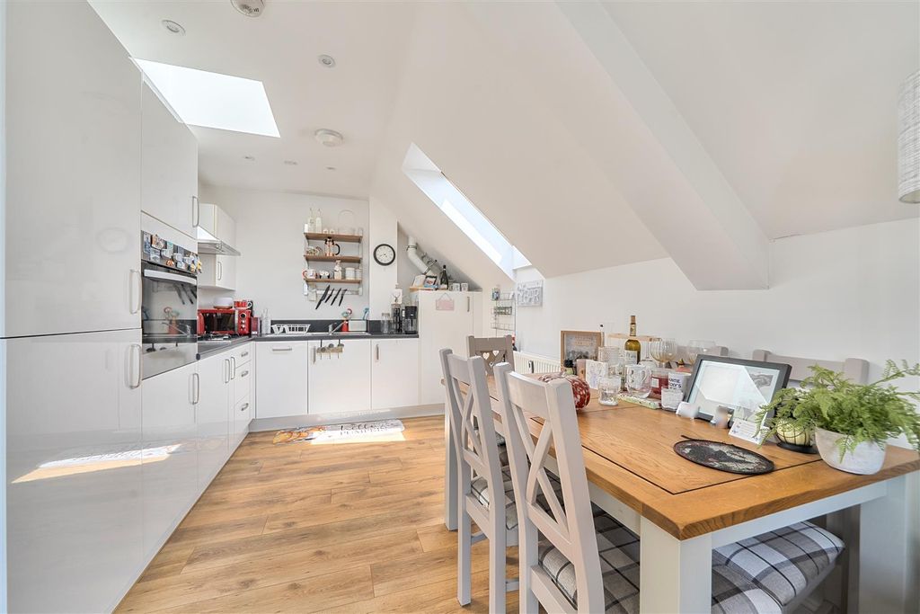 Property photo 3 of 17 1465040-6-6A0F802Ff08Fb.Jpg
