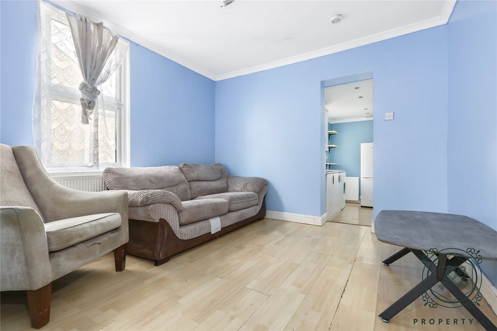 Property photo 2 of 8 Picture No. 05