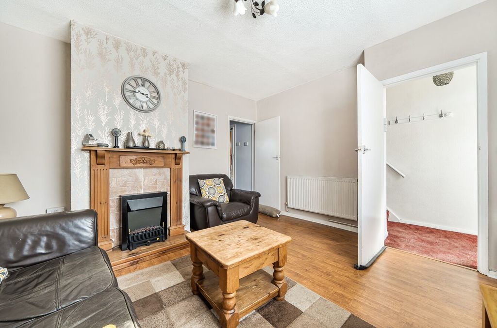 Property photo 2 of 16 5392923