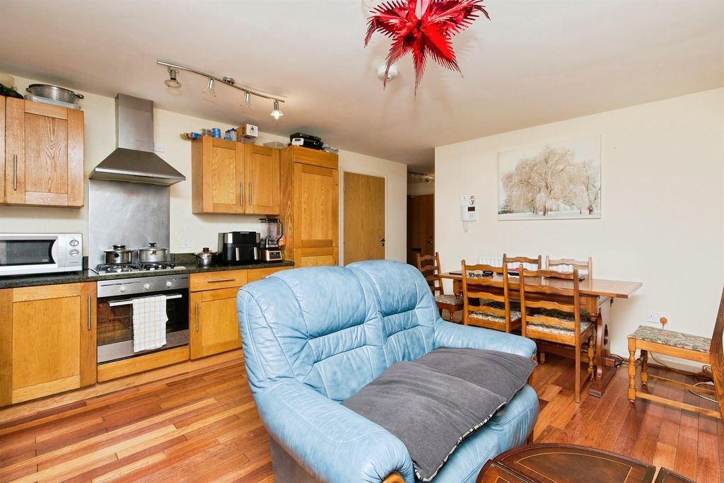 Property photo 3 of 15