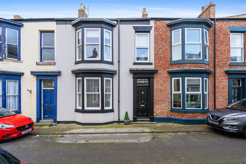 Property photo 1 of 17