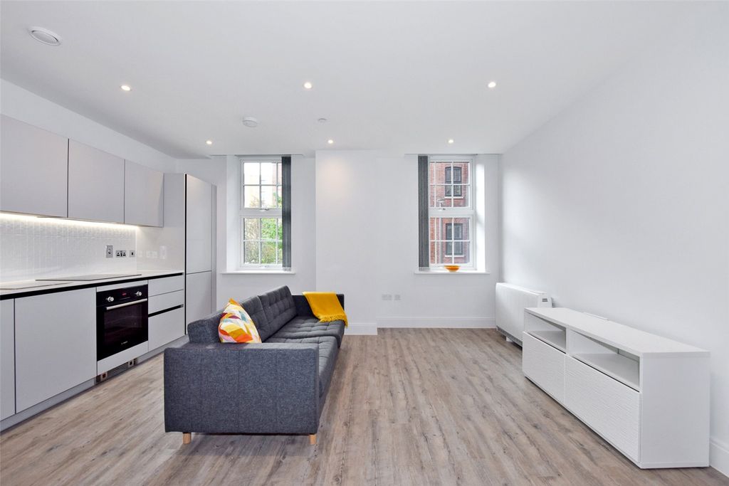 Property photo 3 of 18 Reception Room
