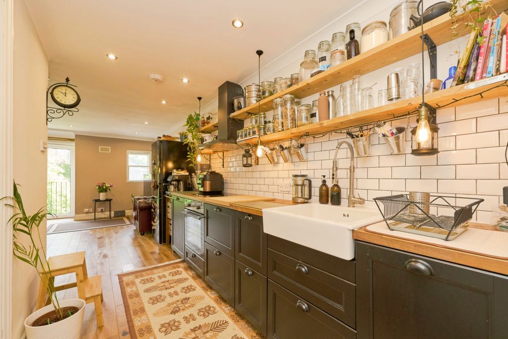 Property photo 1 of 20 1826770-03