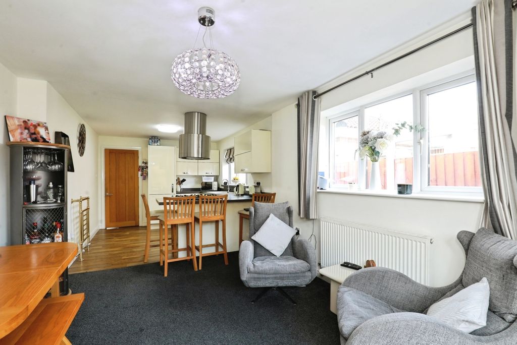 Property photo 3 of 33 Pbox-Img.Jpg