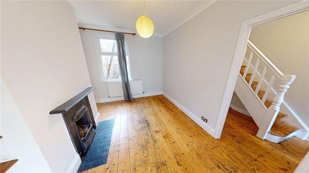 Property photo 3 of 9 Picture No. 19