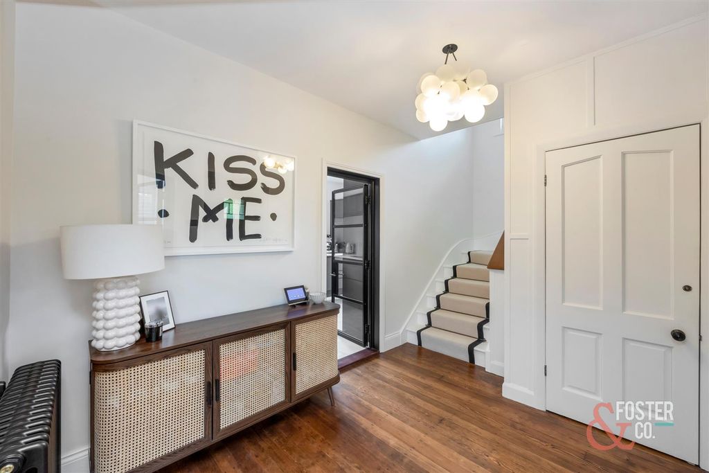 Property photo 3 of 33 Brangwyn Way, 14-017.Jpg