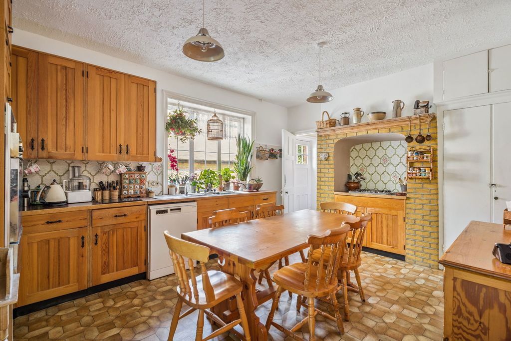 Additional image 9 of 7 bed detached house for salePaines Lane, Pinner Village HA5