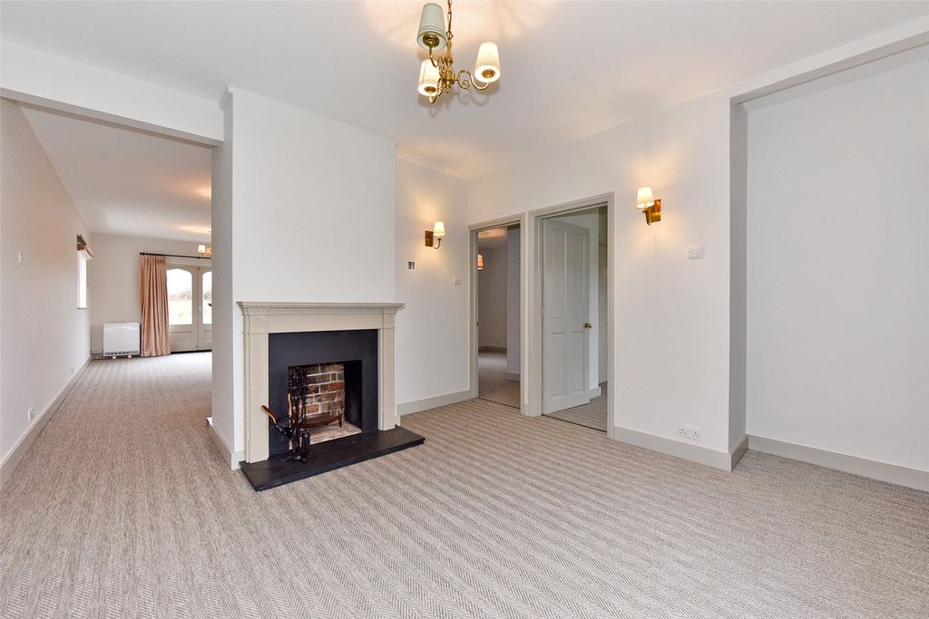 Property photo 3 of 10 Picture No. 06