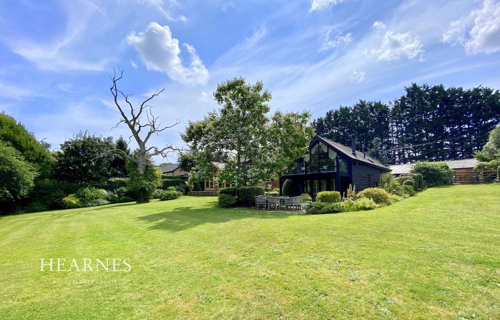 Property photo 1 of 40