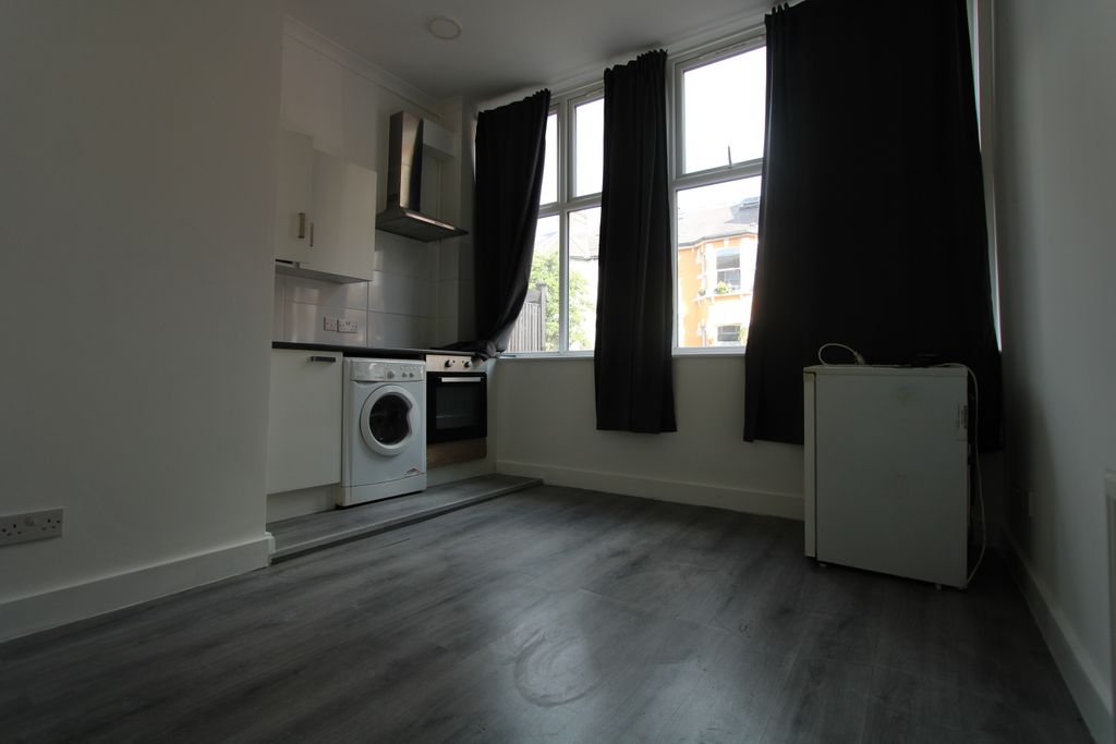 Property photo 1 of 4