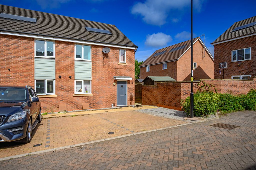 Property photo 1 of 18