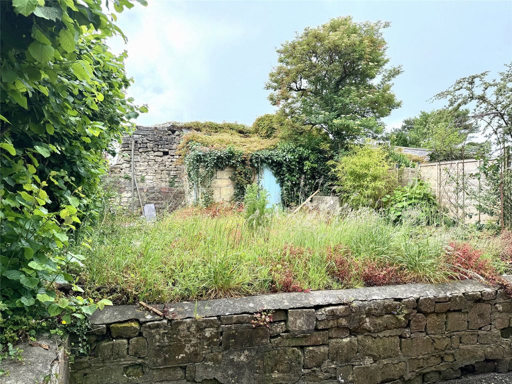 Property photo 2 of 12 Picture No. 11