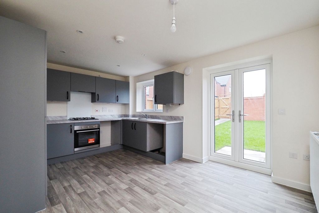 Property photo 2 of 15 Kitchen Diner