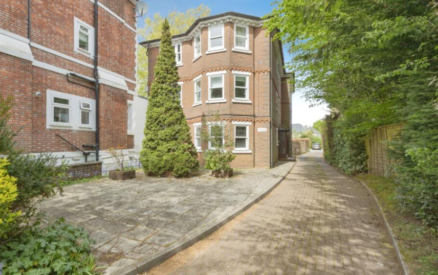Property photo 1 of 8