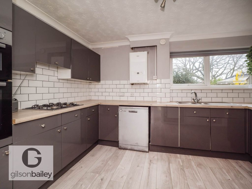 Property photo 2 of 25