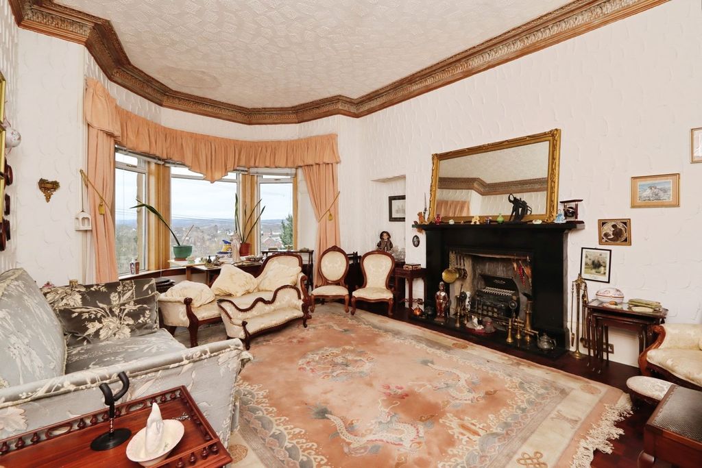 Property photo 2 of 29