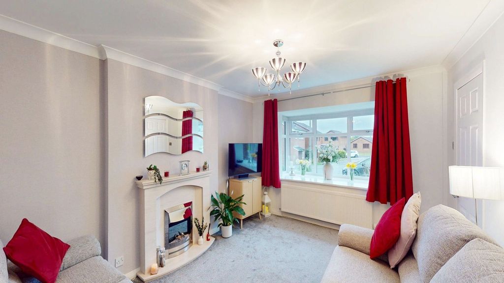 Property photo 3 of 21 Lounge