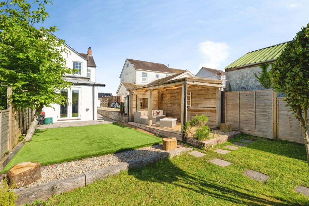 Property photo 3 of 25 Pbox-Img.Jpg